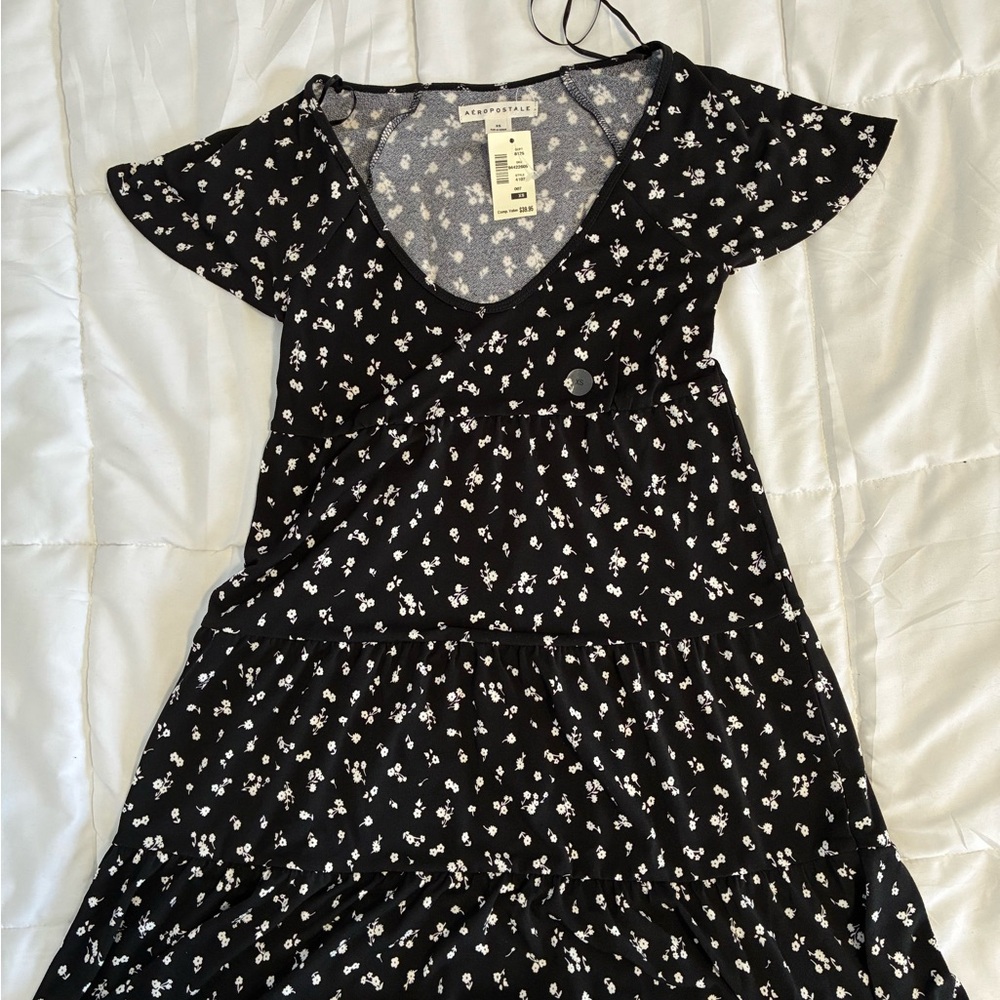 Aeropostale Gray and White Floral Top